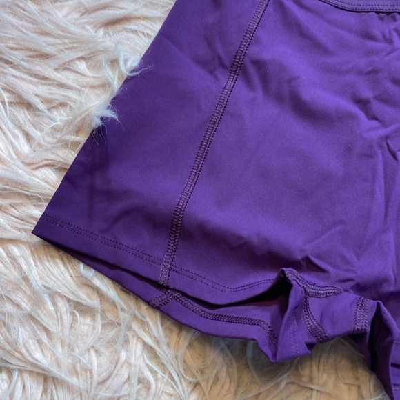 NWT Outdoor Voices Zoom 1.5” Bloomer Shorts in Açaí sz XXS - Picture 5 of 8